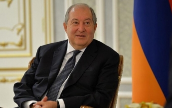 Президент Армении заразился COVID во время визита в Лондон