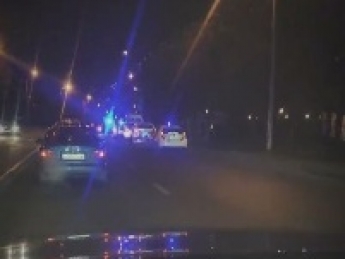 В Запорожье полиция на 6 машинах задерживала грабителя, окружив маршрутку (видео)
