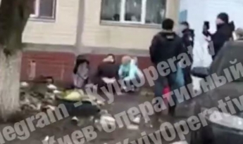 В Киеве женщина выбросила маленького ребенка с 8-го этажа: жуткие детали и видео