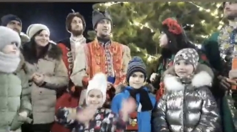 В Мелитополе дети и взрослые пели колядки (видео)