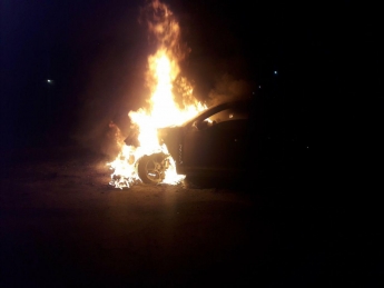 В Мелитополе загорелся Porsche Cayenne (фото)