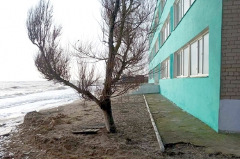 Кто запретил ликвидировать последствия штормов в Кирилловке (фото)