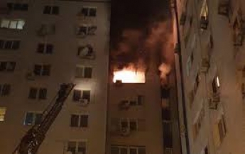 В Запорожье тушили масштабный пожар в многоэтажке: спасли двух человек, еще трех эвакуировали (фото)