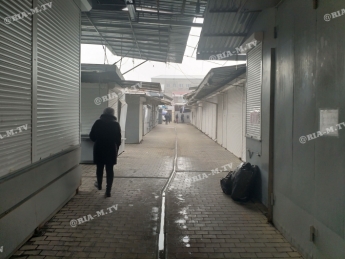 По рынку страшно ходить: реалии рыночной жизни в Мелитополе во время локдауна (фото)