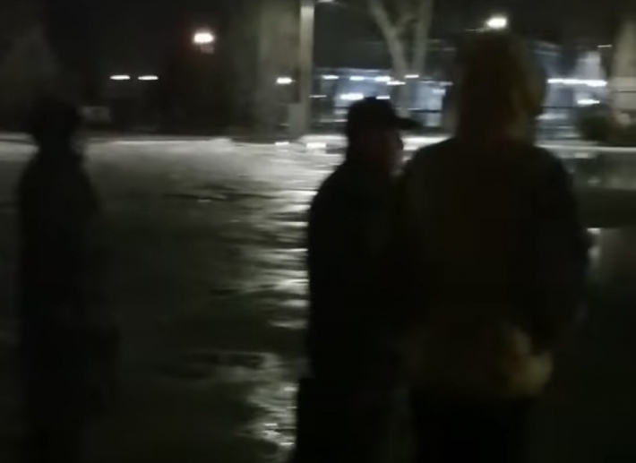 Полчаса на морозе, а потом пешком - как жители Мелитополя вечером на маршрутках "ездят" (видео)