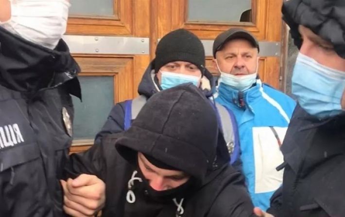 В Виннице произошла стычка между протестующими (видео)