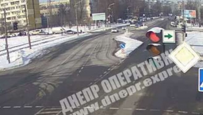 В Днепре на проспекте Героев подрались автомобилисты: видео момента