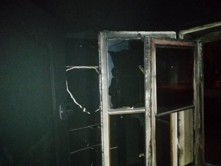 В Запорожье во время пожара погиб мужчина (фото)