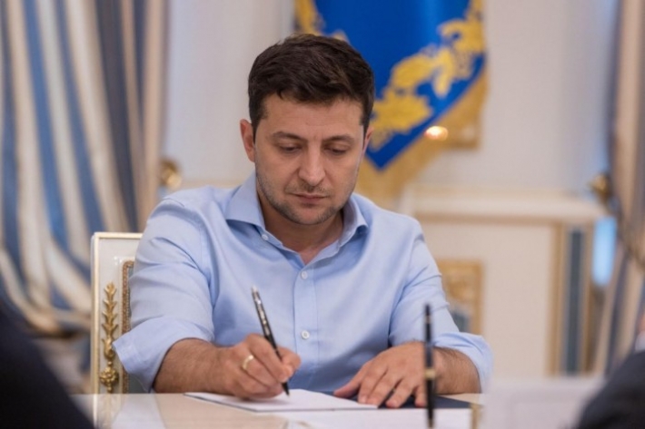 Президент уволил двух глав районных администраций в Запорожской области