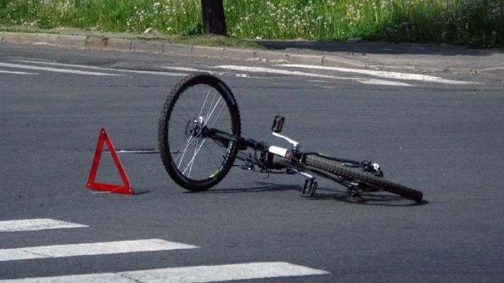 Под Мелитополем водитель сбил велосипедиста и уехал
