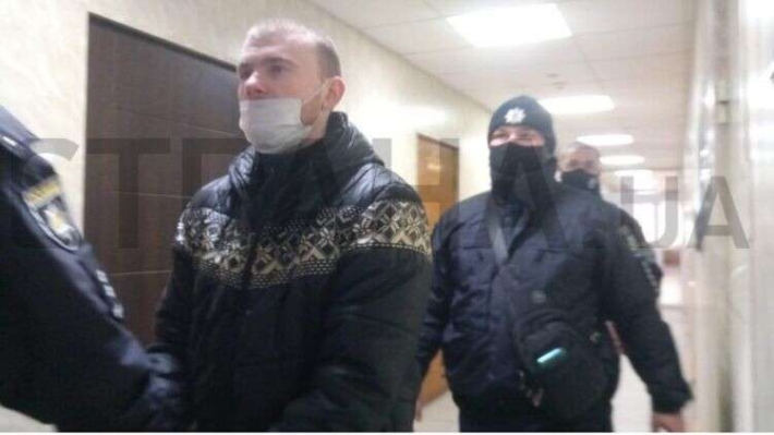 Убийца Дарьи Лукьяненко попытался прямо в суде перерезать себе шею: видео 18+
