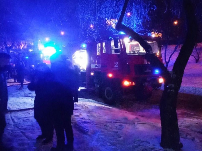 В центре Запорожья тушили пожар в многоэтажном доме (фото)