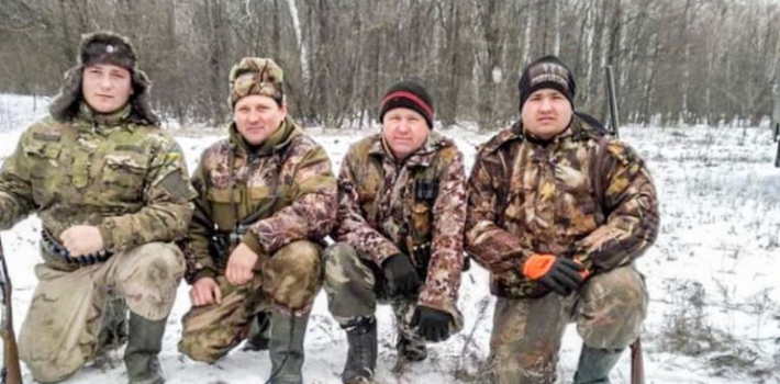 В Запорожской области охотники расправились со стаей волков (фото 18+)