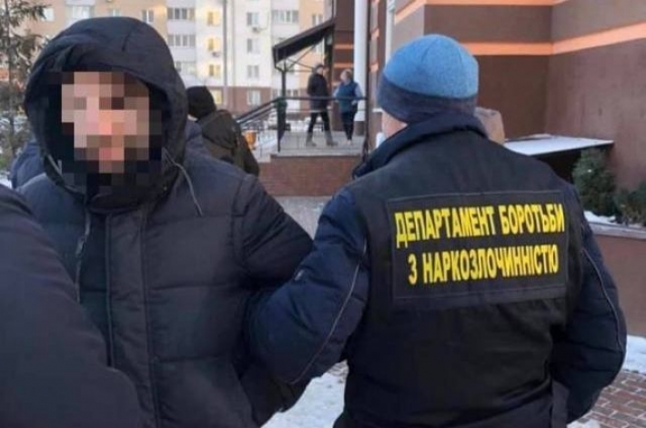 В Киеве задержали мужчину, который продавал поддельные справки о COVID-19