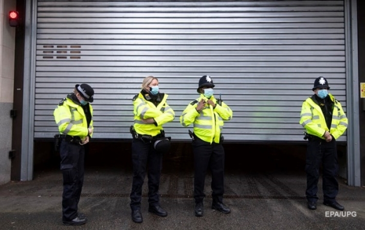 В Лондоне 300 человек поймали на нелегальной вечеринке