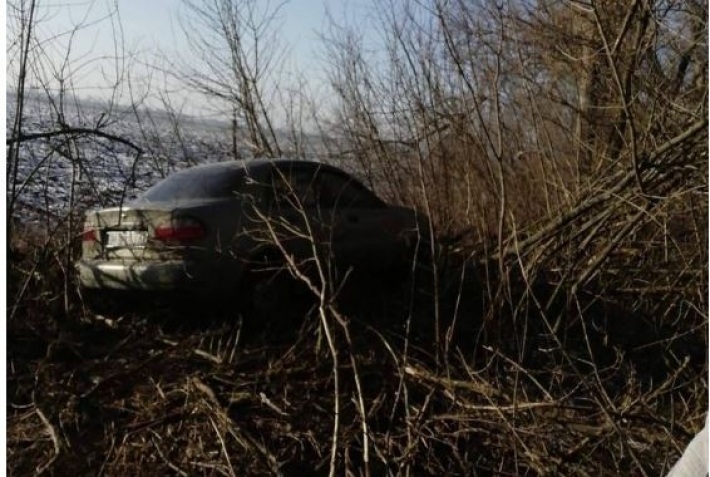 Под Киевом водитель едва не погиб в жутком ДТП - его спасло чудо: фото
