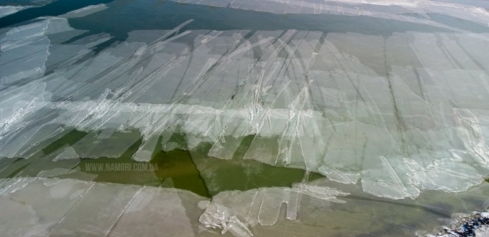 Инопланетные пейзажи - как выглядит Молочный лиман во время таяния ледяного покрова (фото)