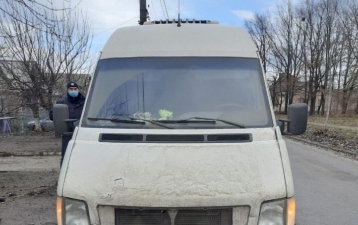 В Запорожье обнаружили угнанный микроавтобус (фото)
