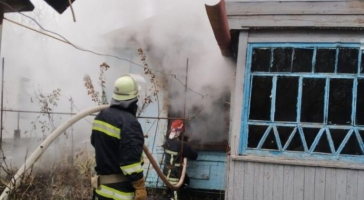 В Запорожской области мать вынесла двух малышей из горящего дома (фото) (ОБНОВЛЕНО)