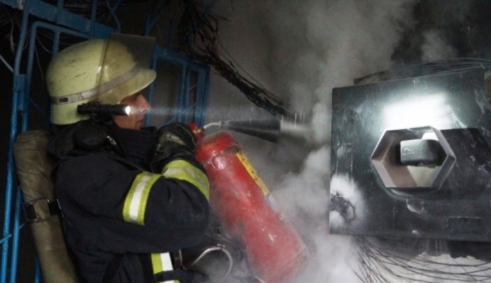 В Запорожье тушили пожар на двенадцатом этаже (фото)