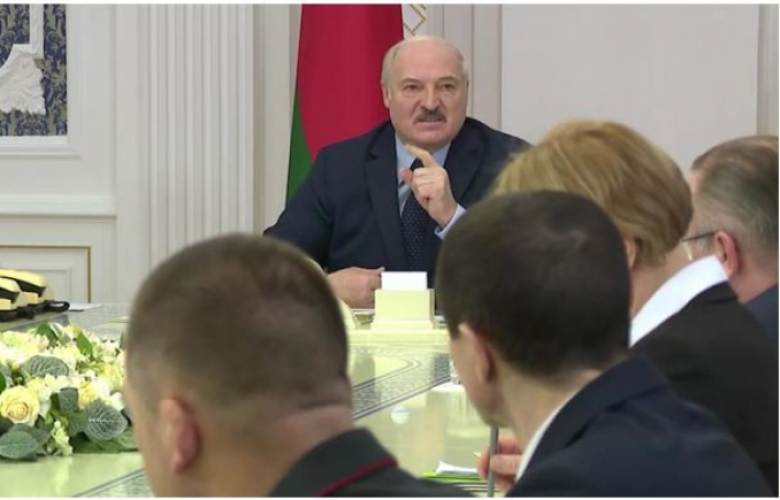 Лукашенко назвал отличие протестов в Беларуси и РФ (видео)