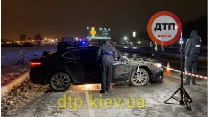 В Киеве преступник устроил гонки со стрельбой и тараном авто полиции: фото