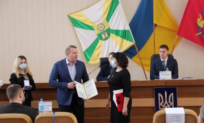 В Мелитополе главный медик города Лариса Сапрыкина получила высокую награду. Обновлено (фото, добавлено видео)
