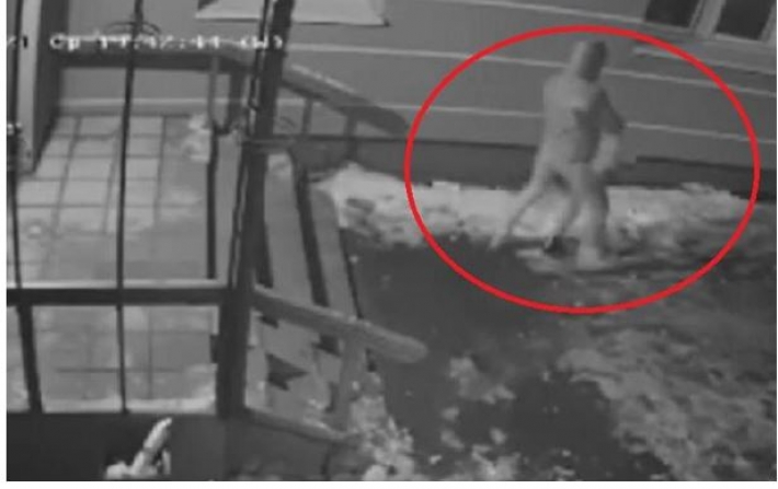 В Ровно женщина ограбила школьника (видео)