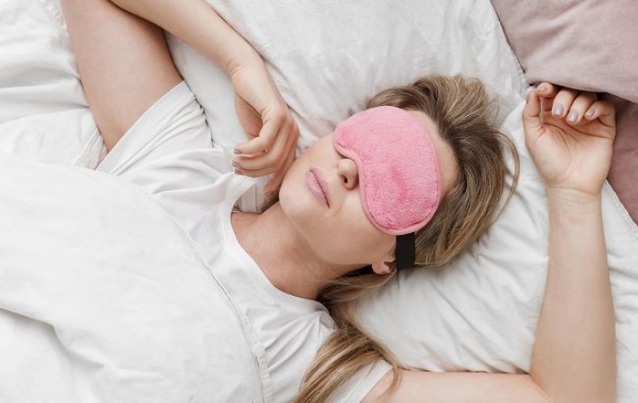Спать и худеть: диетологи раскрыли секрет, как сон влияет на наш вес