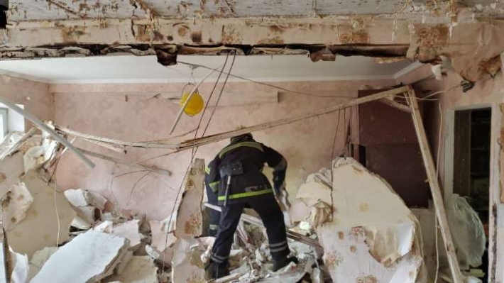 В Каменском сильный взрыв в многоквартирном доме: есть пострадавшие (фото)