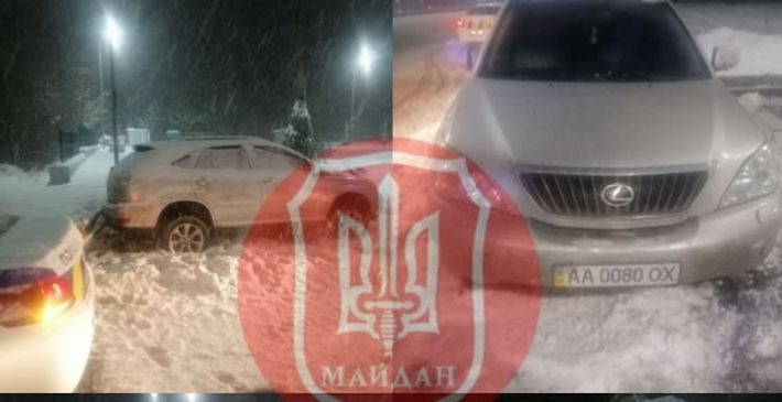 В Киеве работник автомойки угнал Lexus и на скорости влетел в отбойник: фото