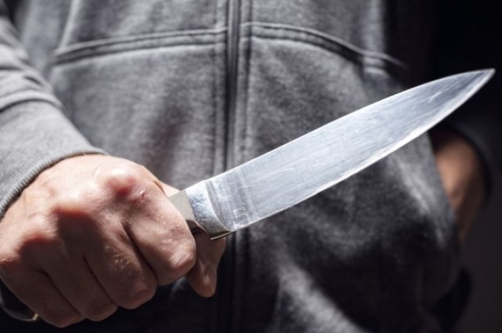 В Киеве мужчина с ножом смертельно ранил прохожего