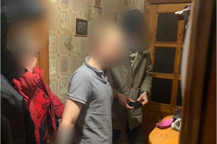 В Донецкой области 23-летнего мужчину подозревают в изнасиловании подростка