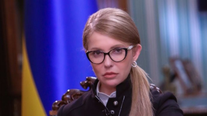 Тимошенко показалась в новом образе с кожаными ремешками (Фото)