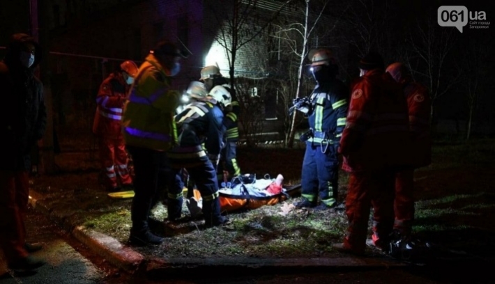 ЧП в Запорожье - в реанимации ковидного госпиталя во время пожара погибли трое пациентов и врач (видео)