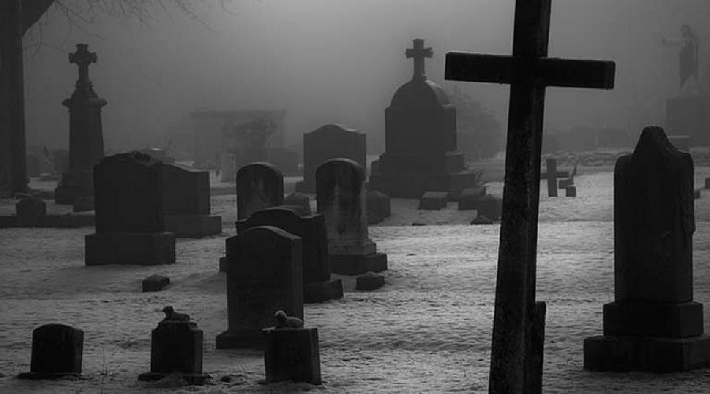 В Запорожской области пьяная компания разгромила больше десятка могил