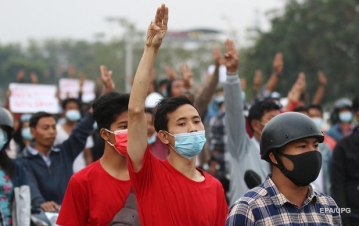 В Мьянме протестуют против военного переворота