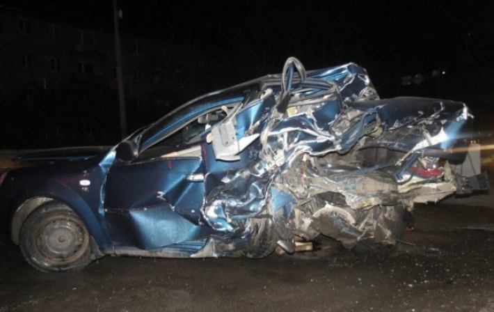 Авто откинуло на 60 метров: под Киевом пьяный подросток совершил смертельное ДТП, фото и видео