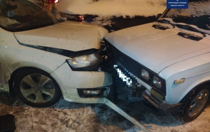 В Одессе из-за пьяного водителя пострадало семь машин (фото)
