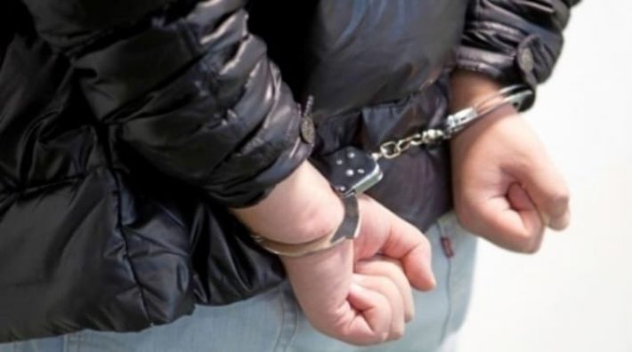 В полиции рассказали подробности задержания "закладчика" в центре Мелитополя (видео)