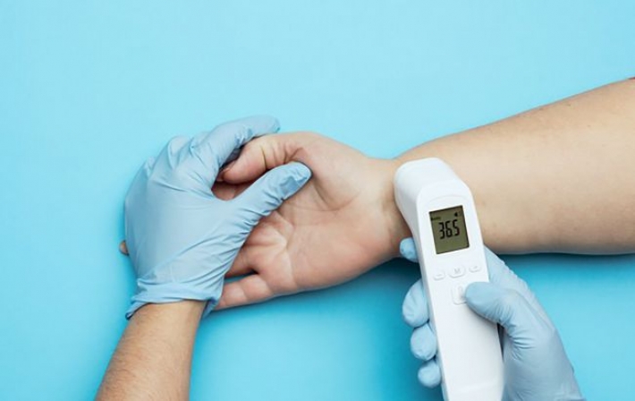 Пониженная температура тела: врачи назвали причины и главные опасности