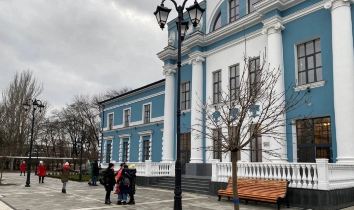 В Мелитополе в ДК Железнодорожников готовы проводить экскурсии и откроют театр (фото, видео)