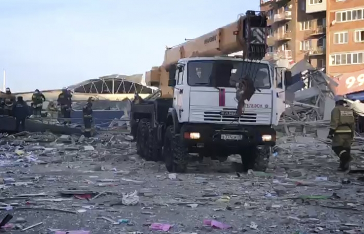 В России ТЦ после взрыва превратился в руины: новые фото, видео и подробности