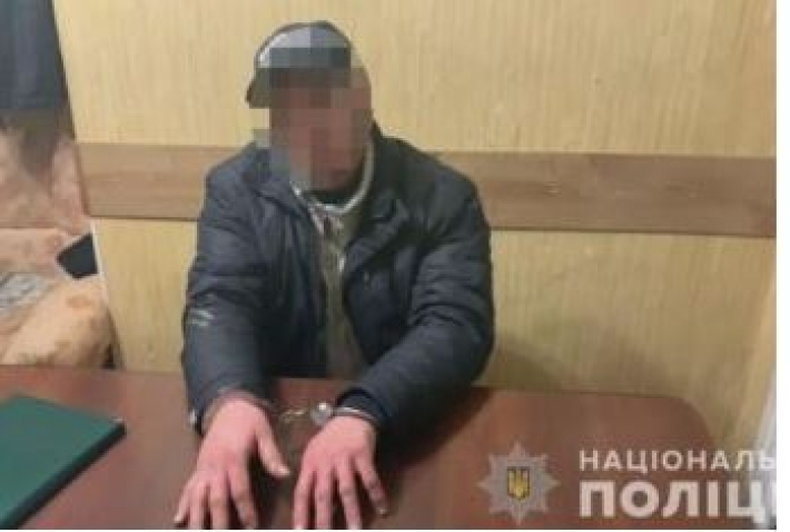 «Хотел быть первым»: в Одессе мужчина годами насиловал своих дочерей (видео)