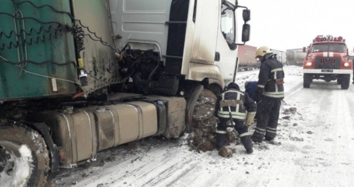 За сутки запорожские спасатели оказали помощь пяти автомобилистам (фото)