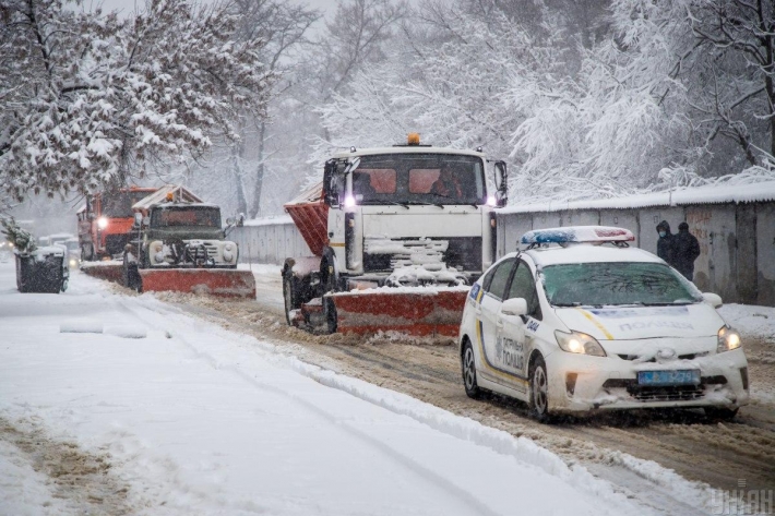 В Одесской области на скользкой трассе столкнулись два грузовика, водители погибли (Фото)