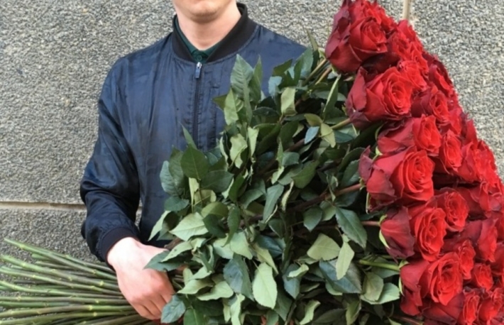 Букет для любимой - сколько стоит в Мелитополе 101 роза в День Святого Валентина