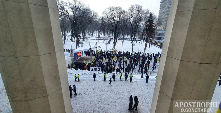 В Киеве "евробляхеры" начинают акцию протеста под Радой, к зданию стягивают силовиков: фото