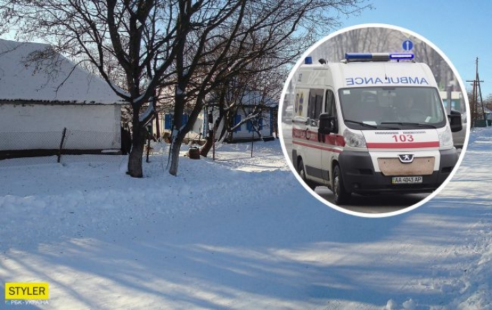 Под Ровно дома умерла женщина: из-за снега к ней не доехали медики (видео)