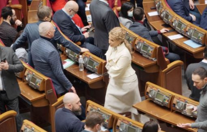 Пиджак от Cavalli и каблуки: Тимошенко засветила стильный лук в Раде, эксклюзивные фото